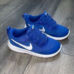 Nike Tanjun EasyOn blue and White Athletic 8c Sneakers